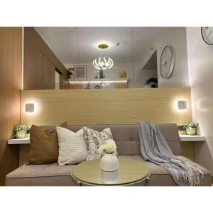 RED LUXE HAVEN Comfy stay, Netflix and Fast WiFi Ready
