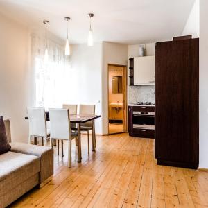 Two room artistic studio in the center of Riga with self check-in and free parking