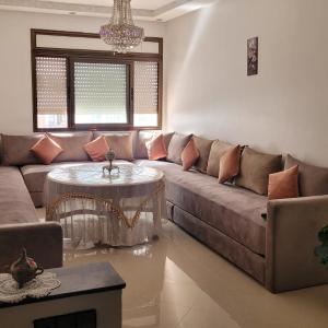 Bel Appartement spacieux 3 pièces avec double salon Paisible & Proche de la Gare d'Agdal
