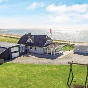 Panoramic Waterside Retreat-By Traum