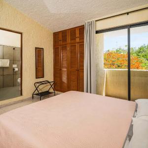 Compact Studio with Balcony Park View Casa Jurel