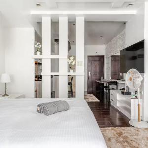 Codys Corner BGC Private Condo Studio