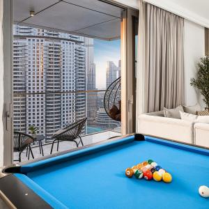 Royal Vista - Luxury 4BR Apartments at Boulevard Point - Downtown