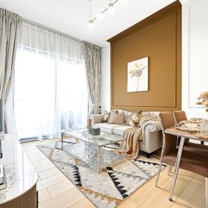 Modern 1BR Haven in Prime JVC Spot