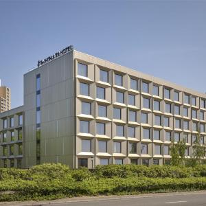 Park Plaza London, Park Royal