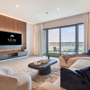 STAY BY LATINEM Luxury 2BR Holiday Home CVG 807 Near Downtown