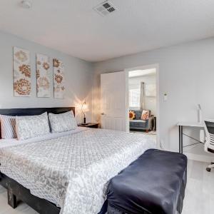 1 bedroom guest house by strip