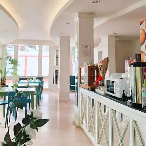 Happy 2 Hotel Patunam