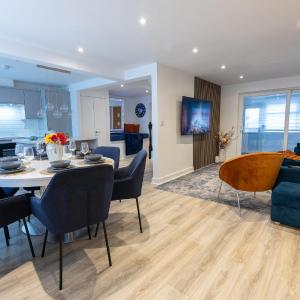 Perfect Booking Easy Access to Manchester Centre
