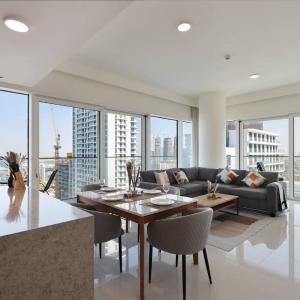 2B Beachfront with Harbour Views and Beach Access
