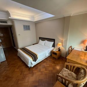 Grand Laurel Hotel