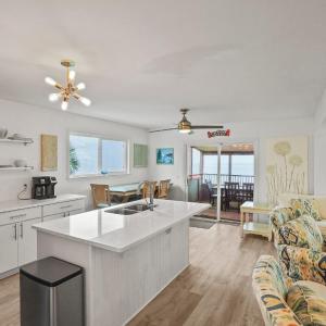 Vitamin Sea by Coastline Vacation Rentals
