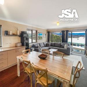 Alpine Mountain View 44