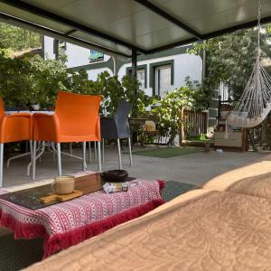 Private Room & Terrace