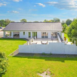 10 person holiday home in Grenaa-By Traum