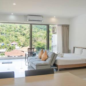 Mountain Loft 700m from Beach [Pool & Gym]