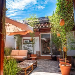 NEW Hanok with bamboo Jukmajae Modern Private Garden