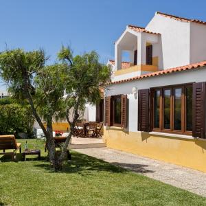 GuestReady - Peaceful beach villa w/ parking