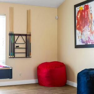 6 Beds 3 Baths Pool BBQ Near the Strip