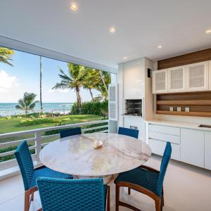 Apartamento Luxuoso à Beira-mar em Praia do Forte!