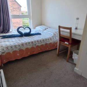 Cosy Room with Shared Bathroom