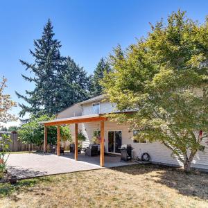 Private Outdoor Space 9 Mi to Downtown Vancouver!