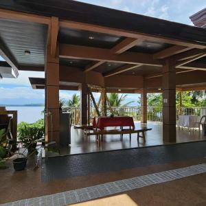 Eagles Nest Beach Resort Room 6