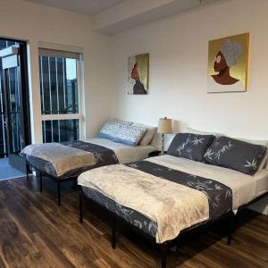 Vine & Sunset Loft Free Parking and WIFI