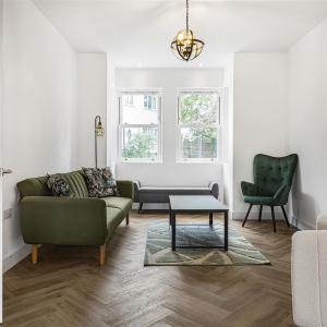 Elegant and Spacious 3 BR House!