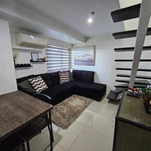 Casa Rosa3 2BR loft in BGC 5 people
