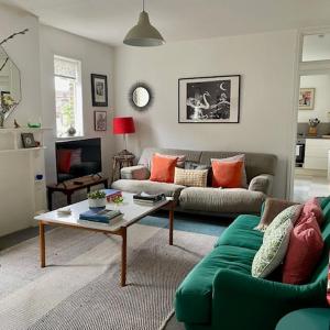 Two charming flats near Notting Hill