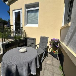 Apartment Südhöhen - für Geschäfts- Privatreisen mit naher Autobahnanbindung Düsseldorf & Köln