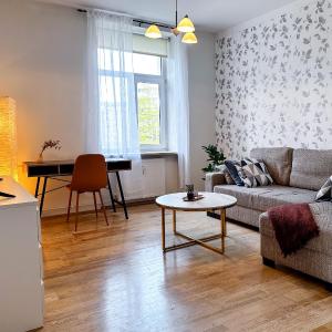 10 min to Old Town - Free Parking - Work Station