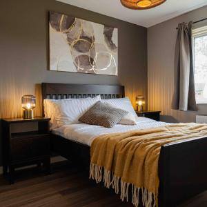 S Veranda - Near Lidl & Bus -4 Bed 6 Sleep