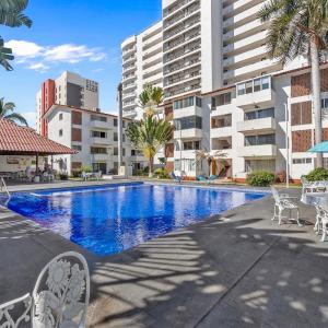 Apartment with pool near the beach in PV