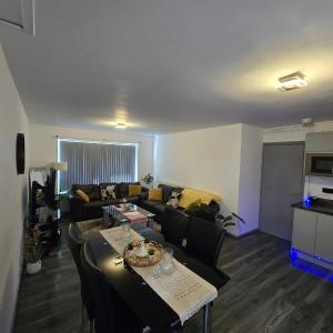 Lovely 3 Bed Ground Floor Apartment Near QE Hospital Harborne Birmingham New