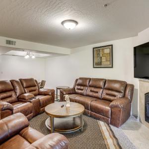 3 Mi to Talking Stick Condo with Community Perks!