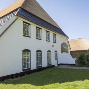 Apartment in tasteful farmhouse in De Cocksdorp, on the Wadden island of Texel