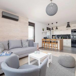 6th Floor Apartment in Cracow by Noclegi Renters