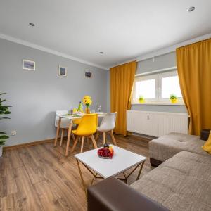 Market Square Corner Apartment Kuznicza by Noclegi Renters