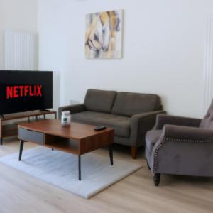 Modern & Family-Friendly 2-Bed Near O2 Academy, Sleeps 4, Free Parking & WiFi Included