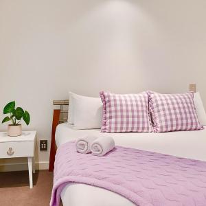 High-Floor Spacious 2BR in CBD Pool Gym Harbour