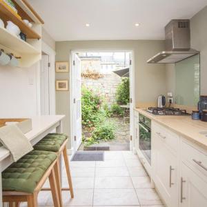 1 Bed in Bath oc-bhr10