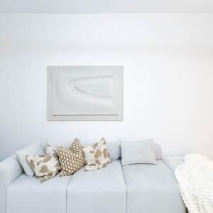 Bright 1BR Stay l Jumeirah Living , Balcony & Pool