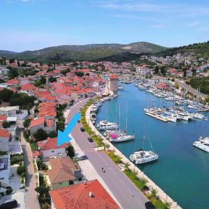 Waterfront Seaview Apartment Maria