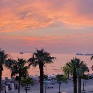 Beachfront Sea View Apartment Vlora Lungomare