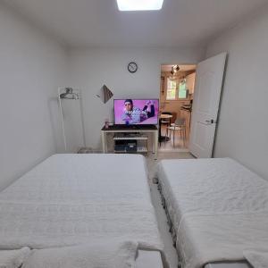 Mona Lisa A 2 rooms 3 beds 5 people 5 minutes on foot from Janghanpyeong Station Netflix YouTube Premium