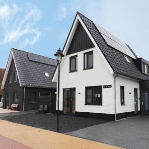 Holiday Home in Stavoren with Jetty
