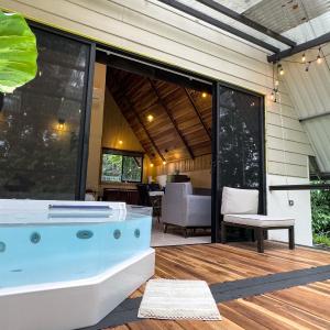 River Paradise Cabin with Private Jacuzzi