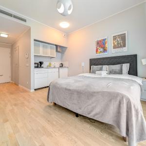 Ovo Comfy Studio with Balcony by BookingHost